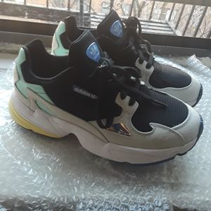 Adidas Falcon